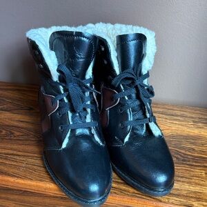 Women's Black and Brown Lace-Up shearling lined leather Boots